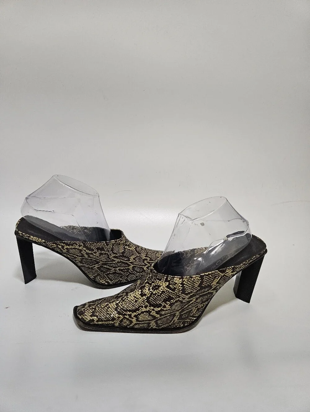 bebe Womens Snakeskin print Pumps 9.5M Block Heel Square Toe made in spain